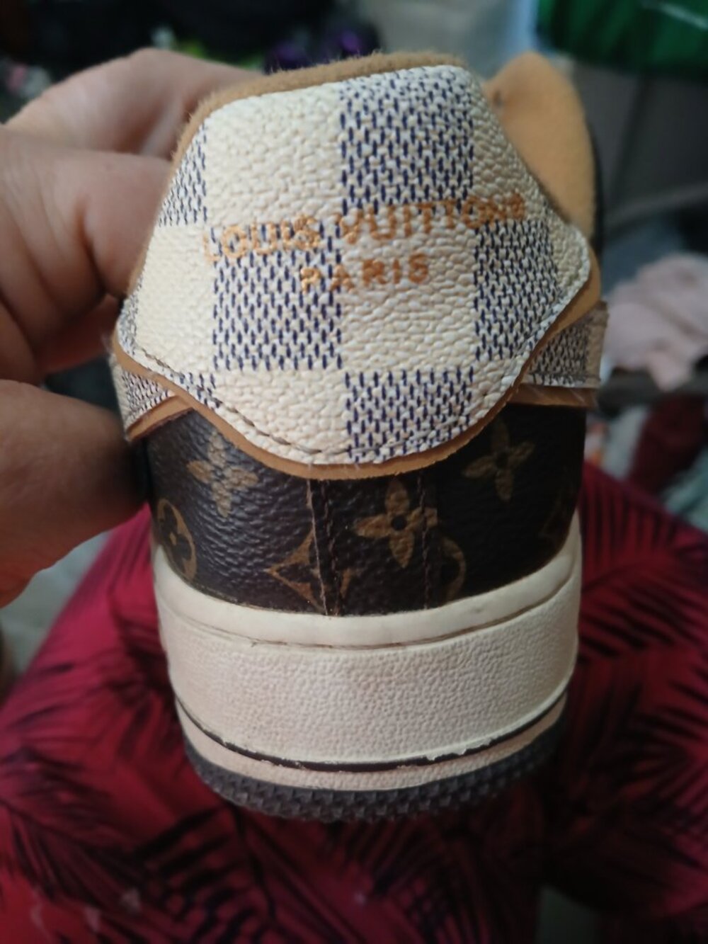 Louis Vuitton Nike - Picture 4 of 4